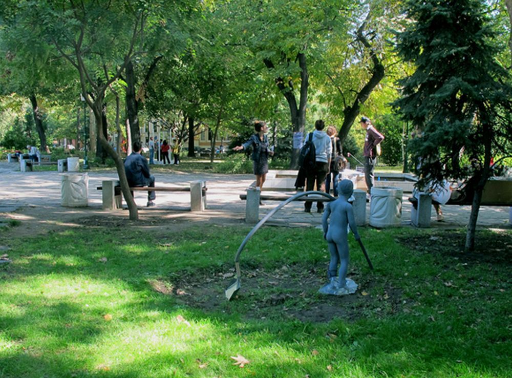 Invisible Monuments – The Untouched Bodies of the City