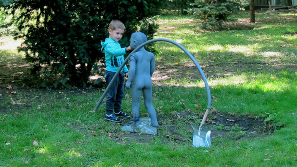 Invisible Monuments – The Untouched Bodies of the City